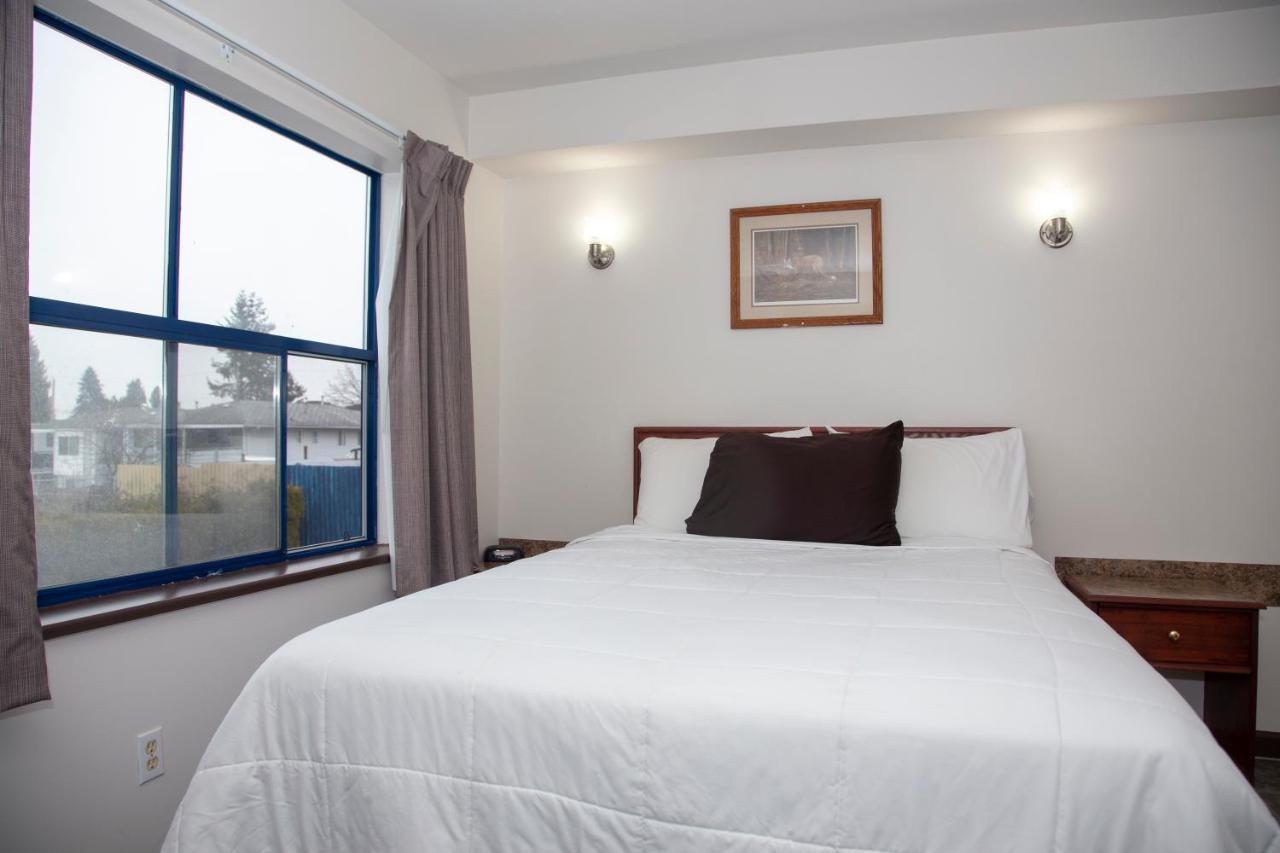 Happy Day Inn Burnaby Esterno foto