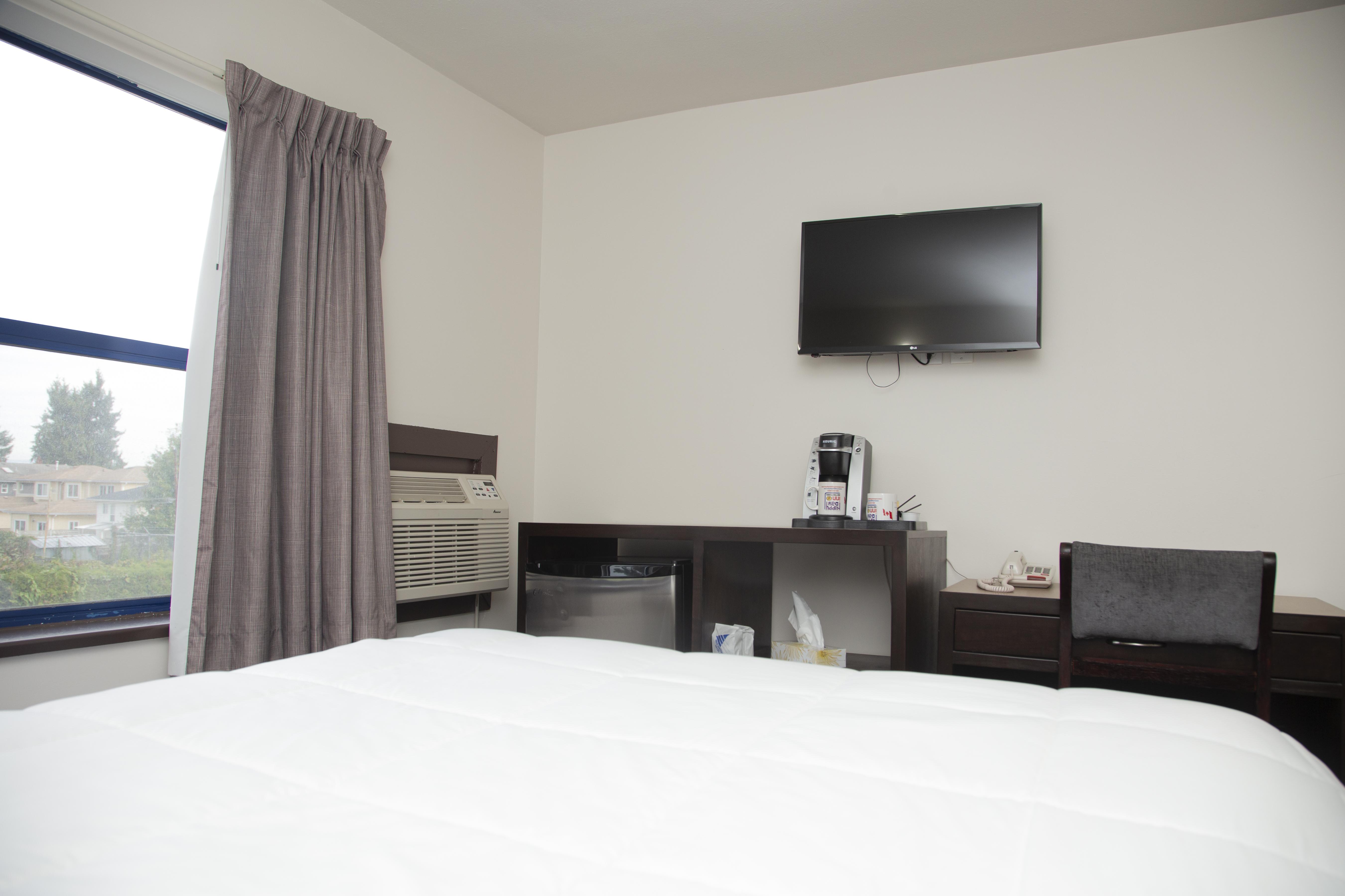 Happy Day Inn Burnaby Esterno foto