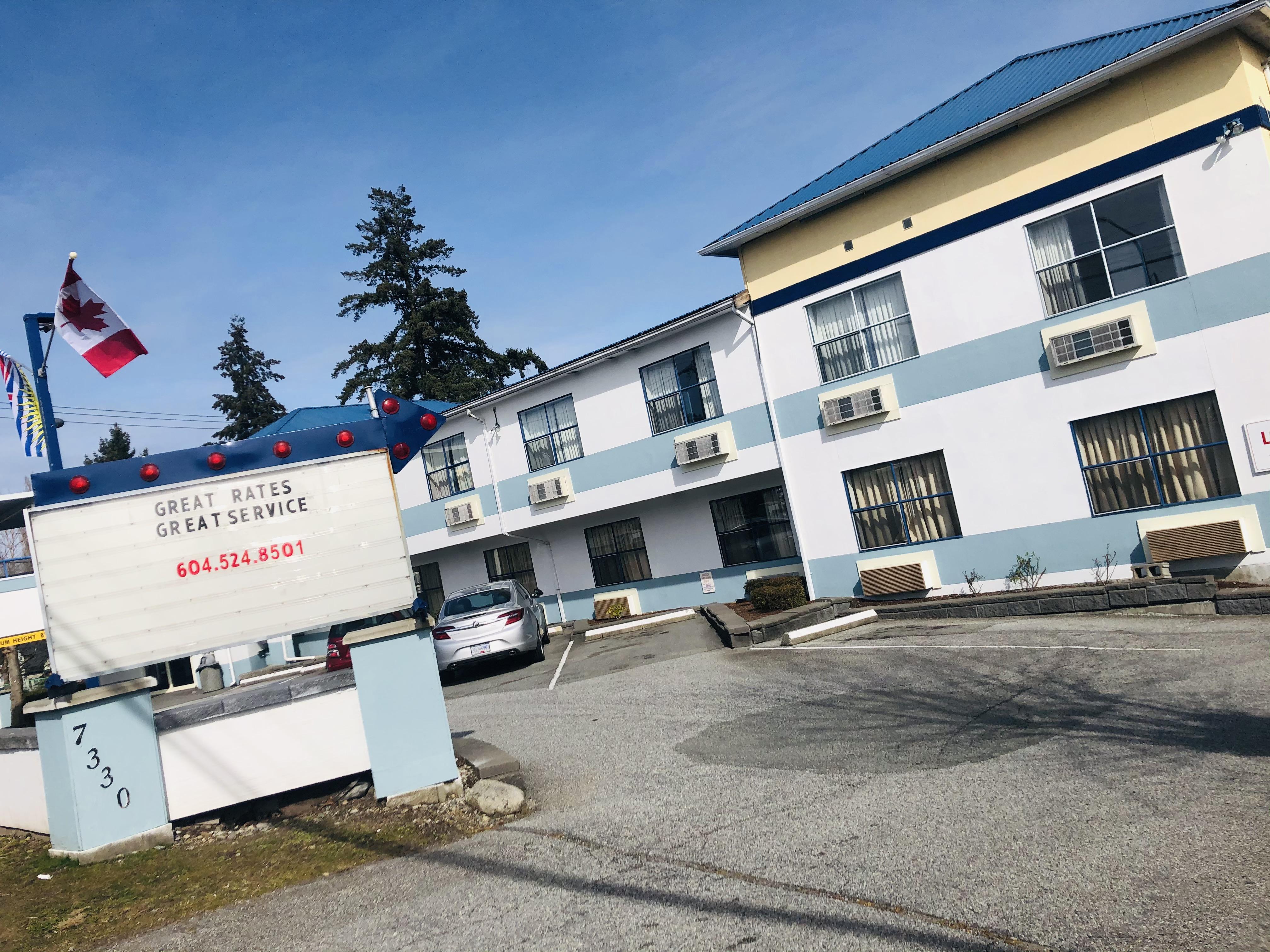 Happy Day Inn Burnaby Esterno foto