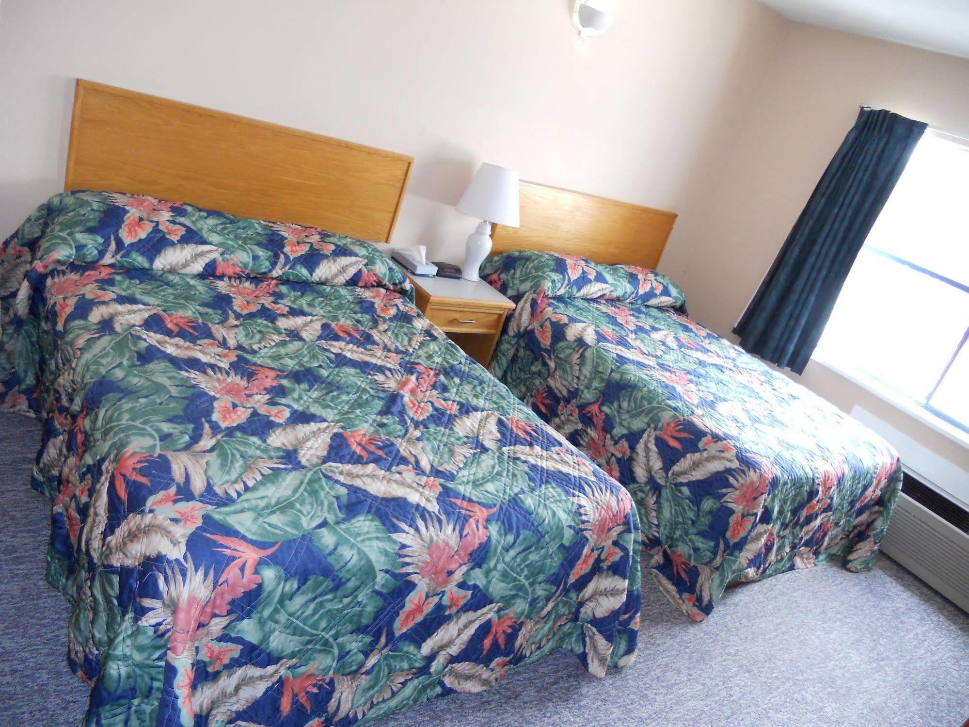 Happy Day Inn Burnaby Esterno foto
