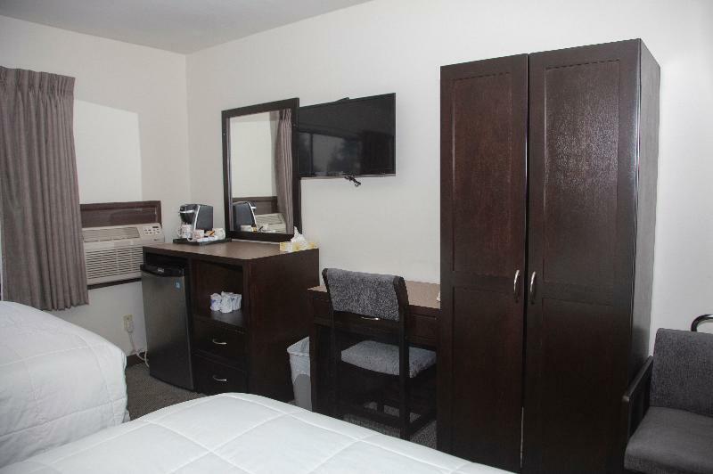 Happy Day Inn Burnaby Esterno foto